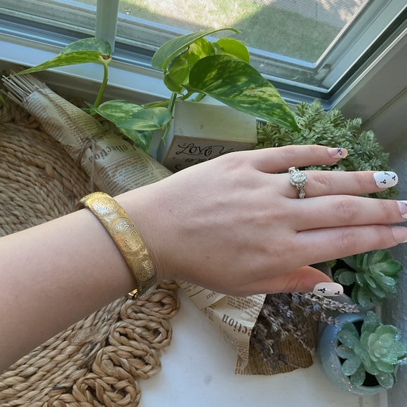 Antique Carved Gold Tone Engraved Bangle Bracelet - Picture 4 of 11